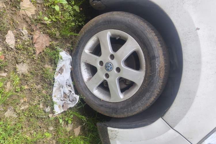 Used Venucia D50 2015 1.6L Manual Fashion Edition Right Front Wheel Hub