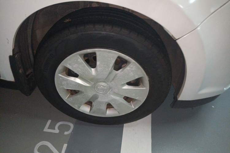 Used Venucia D50 2015 1.6L Automatic Fashion Edition Right Front Wheel Hub