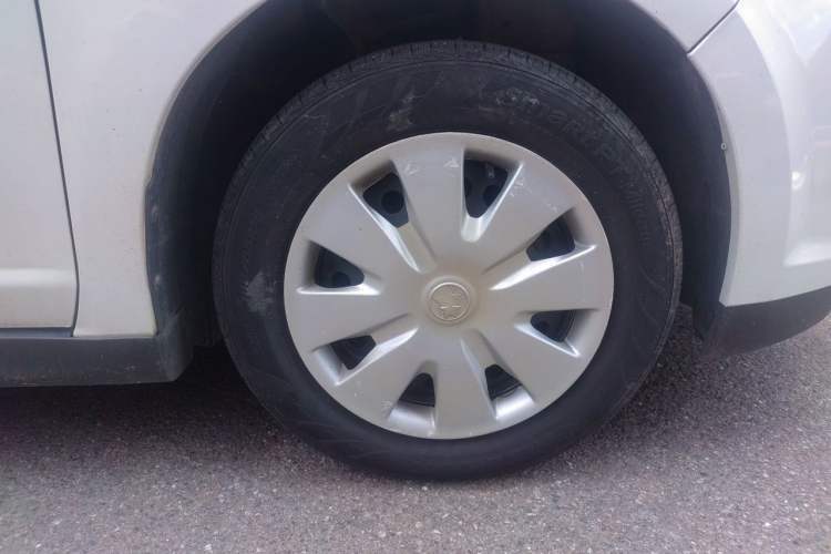 Used Venucia D50 2015 1.6L Automatic Fashion Edition Right Front Wheel Hub
