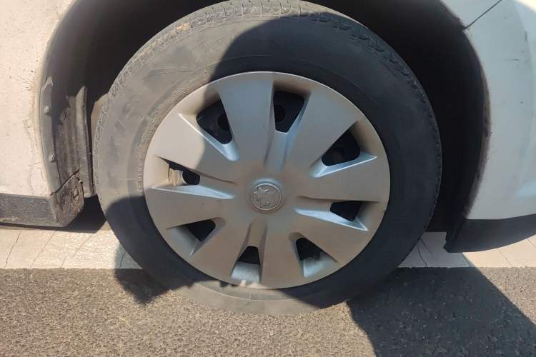 Used Venucia D50 2015 1.6L Manual Fashion Edition Right Front Wheel Hub
