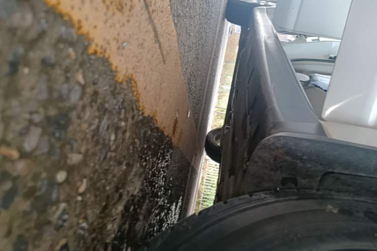 Used Venucia D50 2015 1.6L Manual Luxury Edition Right Side Sill