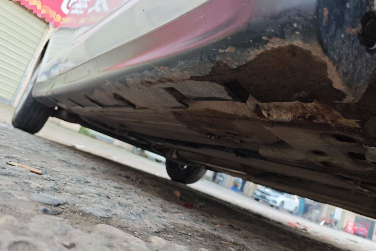 Used Venucia D50 2015 1.6L Manual Fashion Edition Right Side Sill