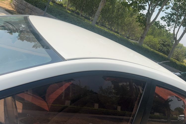 Used Venucia D50 2015 1.6L Manual Fashion Edition Roof