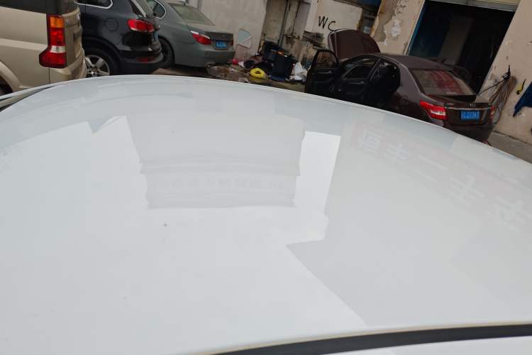 Used Venucia D50 2015 1.6L Manual Fashion Edition Roof