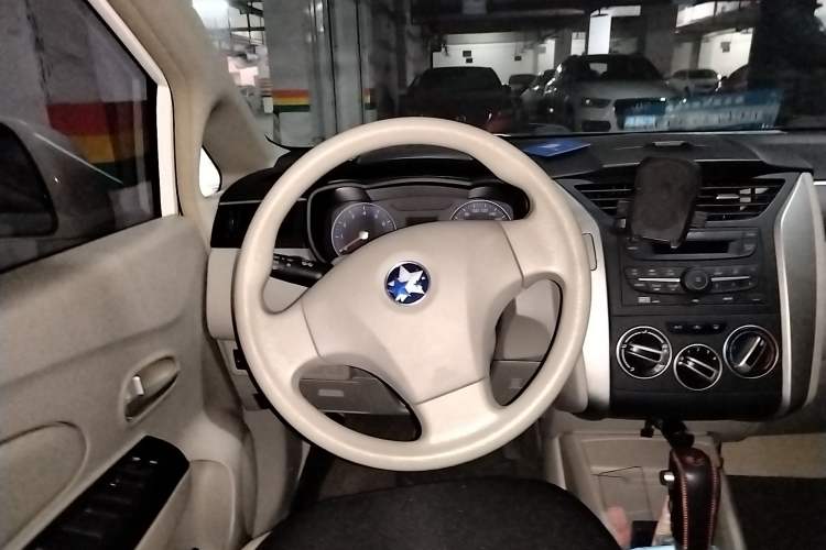 Used Venucia D50 2015 1.6L Automatic Fashion Edition Steering Wheel