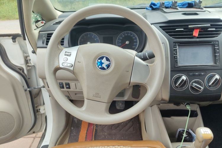 Used Venucia D50 2015 1.6L Manual Luxury Edition Steering Wheel