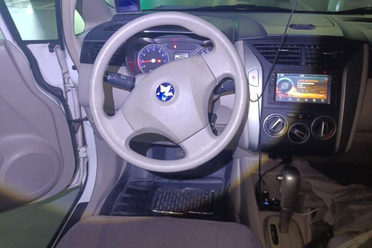 Used Venucia D50 2015 1.6L Automatic Fashion Edition Steering Wheel
