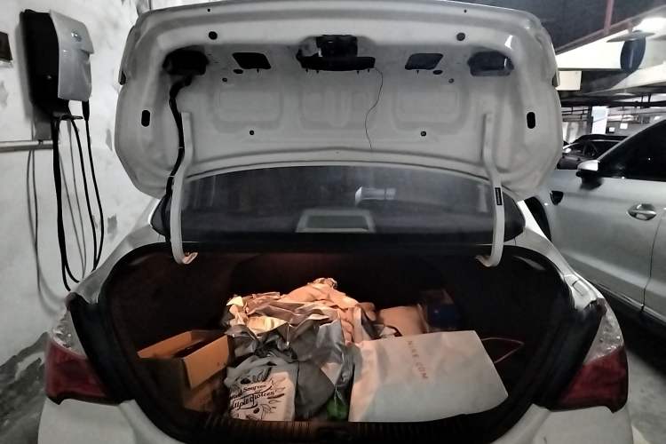 Used Venucia D50 2015 1.6L Automatic Fashion Edition Trunk
