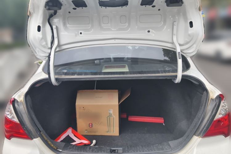 Used Venucia D50 2015 1.6L Manual Fashion Edition Trunk
