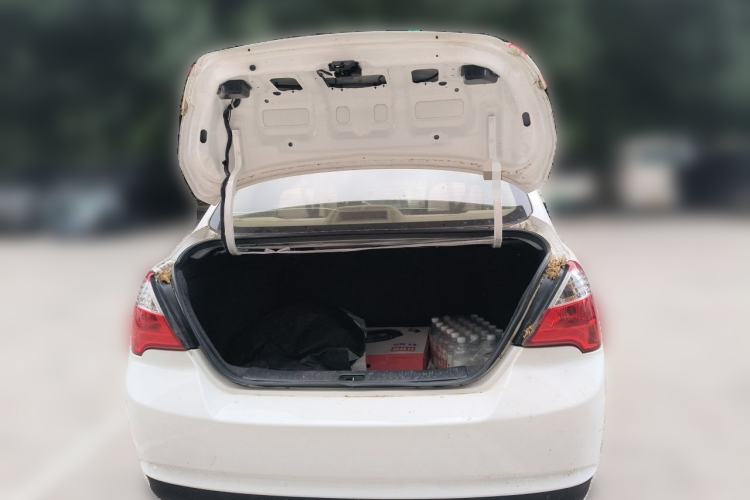 Used Venucia D50 2015 1.6L Manual Fashion Edition Trunk