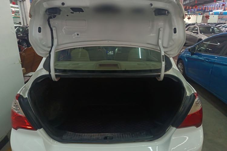 Used Venucia D50 2015 1.6L Automatic Fashion Edition Trunk