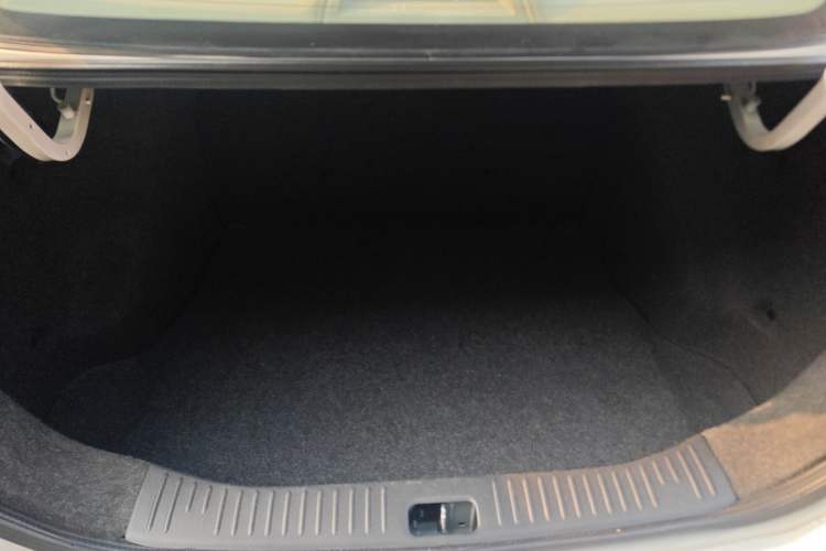 Used Venucia D50 2015 1.6L Automatic Luxury Edition Trunk