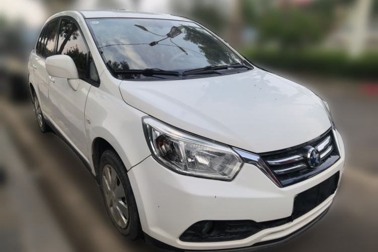Used Venucia D50 2016 1.6L Manual Elite Edition Front Right 45 Deg