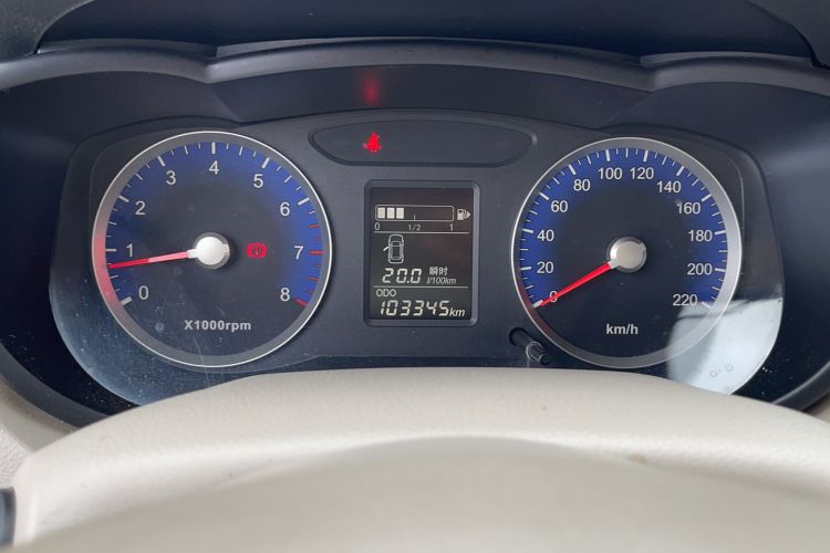 Used Venucia D50 2016 1.6L Manual Elite Edition Odometer Close Up