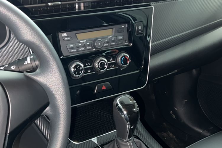 Used Venucia D60 2023 PLUS 1.6L XE CVT Trendy Edition Audio And AC Panel
