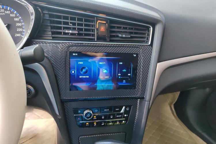 Used Venucia D60 2018 1.6L CVT Smart Connect Elite Edition Audio And AC Panel