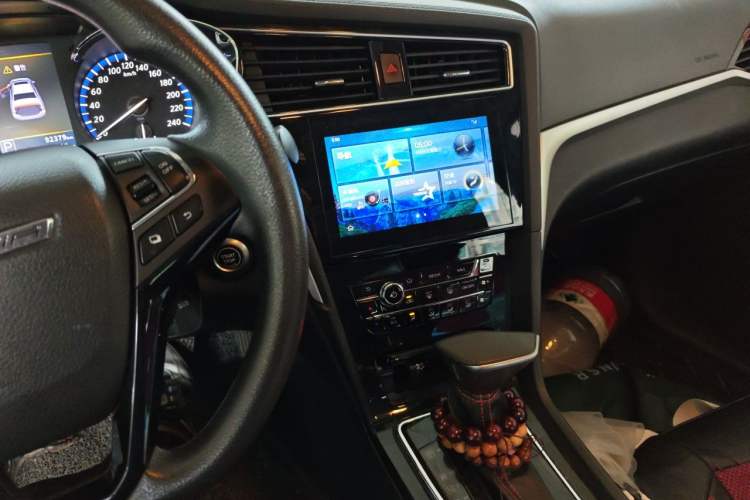 Used Venucia D60 2018 1.6L CVT Smart Connect Elite Edition Audio And AC Panel