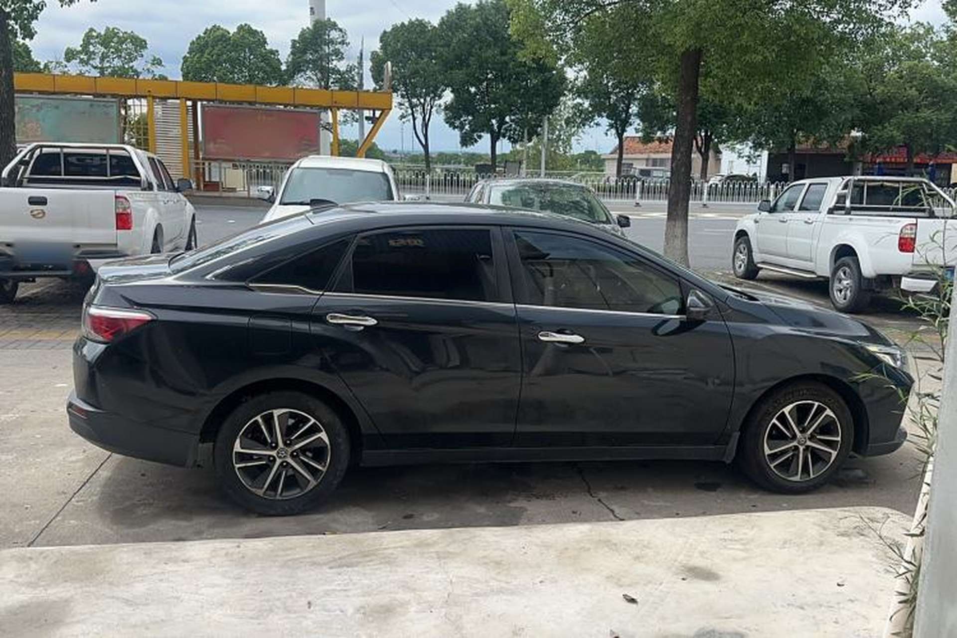 Used Venucia D60 2018 1.6L CVT Smart Connect Elite Edition Exterior 2