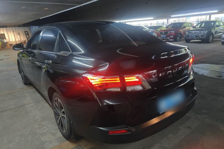Used Venucia D60 2018 1.6L CVT Smart Connect Elite Edition Exterior 2