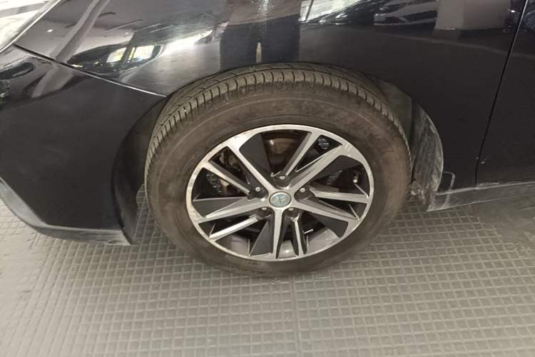 Used Venucia D60 2018 1.6L Manual Smart Connect Elite Edition Exterior 4