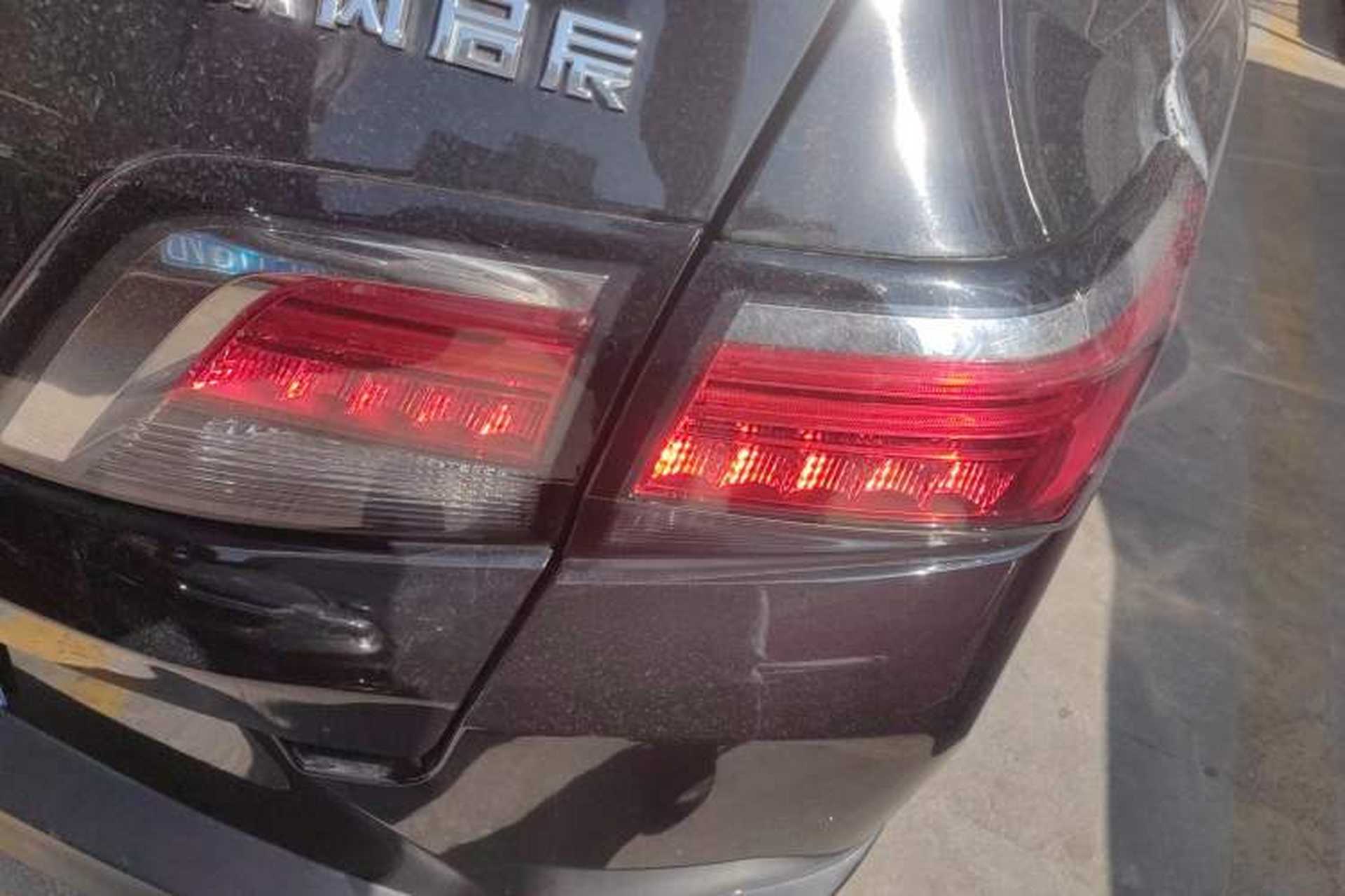 Used Venucia D60 2018 1.6L CVT Smart Connect Elite Edition Exterior 6