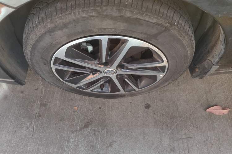 Used Venucia D60 2018 1.6L CVT Smart Connect Elite Edition Exterior 7