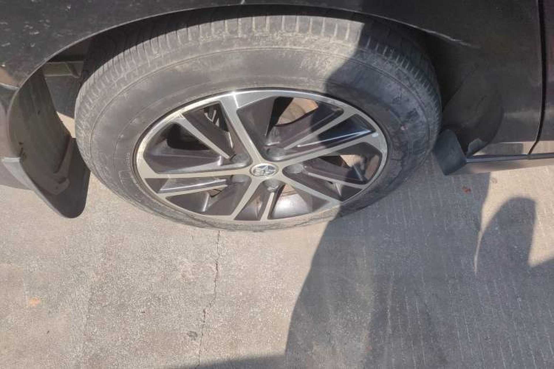 Used Venucia D60 2018 1.6L CVT Smart Connect Elite Edition Exterior 8