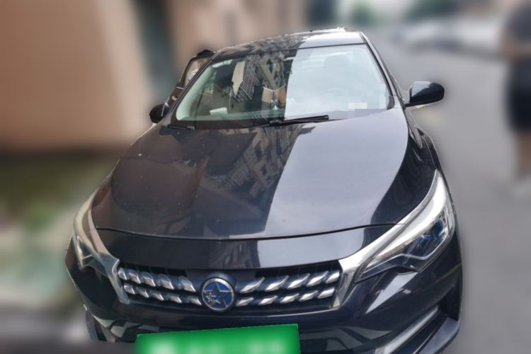 Used Venucia D60 2018 1.6L Manual Fashion Edition Front