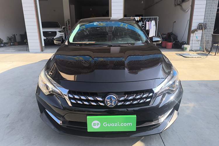 Used Venucia D60 2018 1.6L Manual Comfort Edition Front