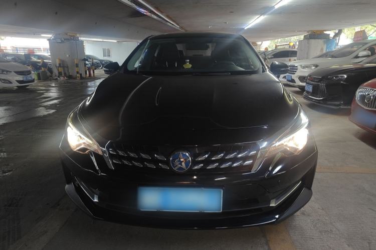 Used Venucia D60 2018 1.6L CVT Smart Connect Elite Edition Front