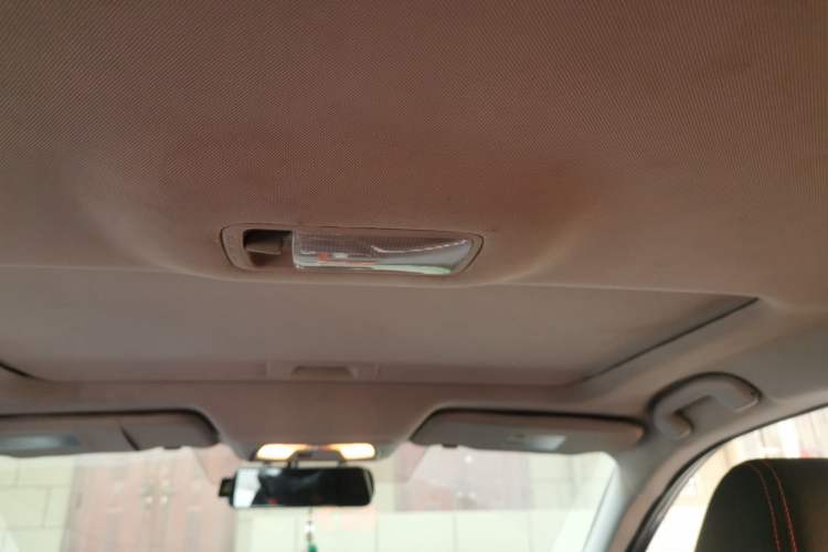 Used Venucia D60 2018 1.6L CVT Smart Connect Elite Edition Headliner