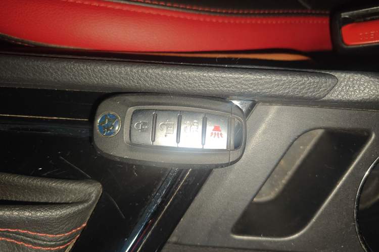 Used Venucia D60 2018 1.6L CVT Smart Connect Elite Edition Interior 1