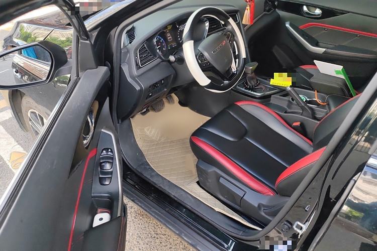 Used Venucia D60 2018 1.6L CVT Smart Connect Elite Edition Interior 3