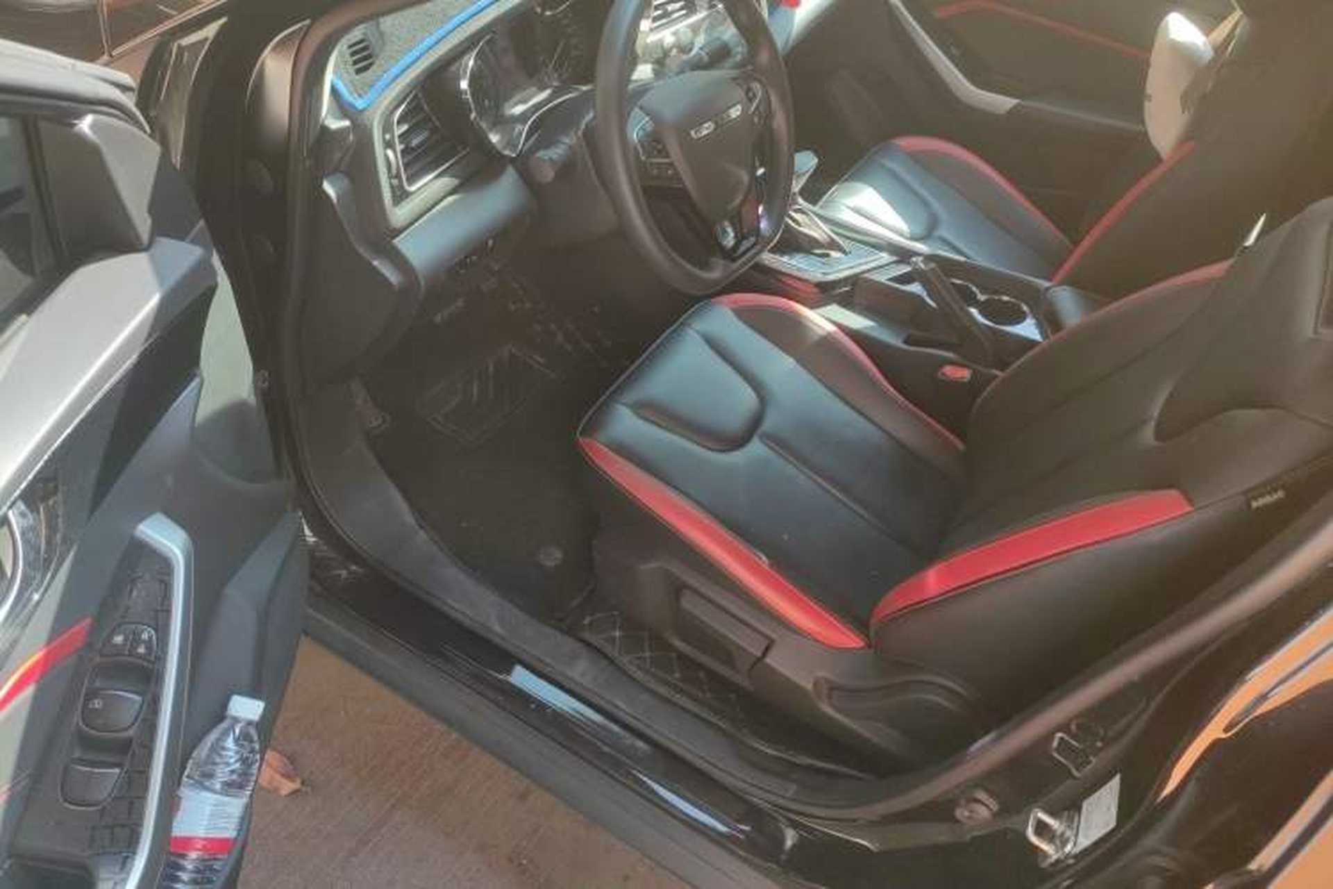 Used Venucia D60 2018 1.6L CVT Smart Connect Elite Edition Interior 3
