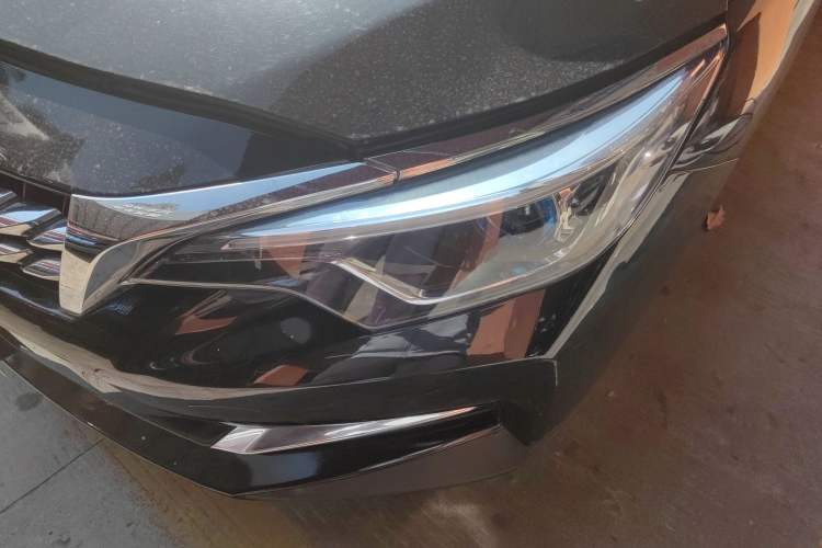 Used Venucia D60 2018 1.6L CVT Smart Connect Elite Edition Left Front Headlight