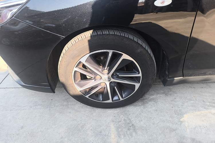 Used Venucia D60 2018 1.6L Manual Comfort Edition Left Front Wheel Hub