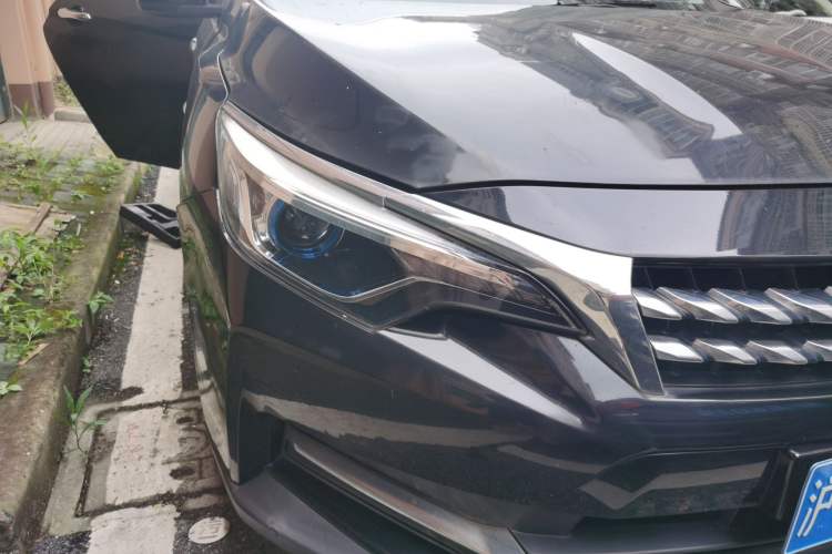 Used Venucia D60 2018 1.6L Manual Fashion Edition Right Front Headlight