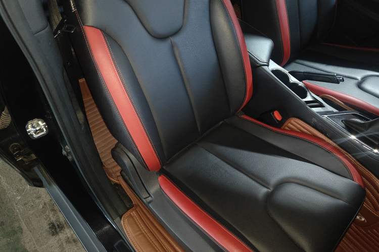 Used Venucia D60 2018 1.6L CVT Smart Connect Elite Edition Right Front Seat