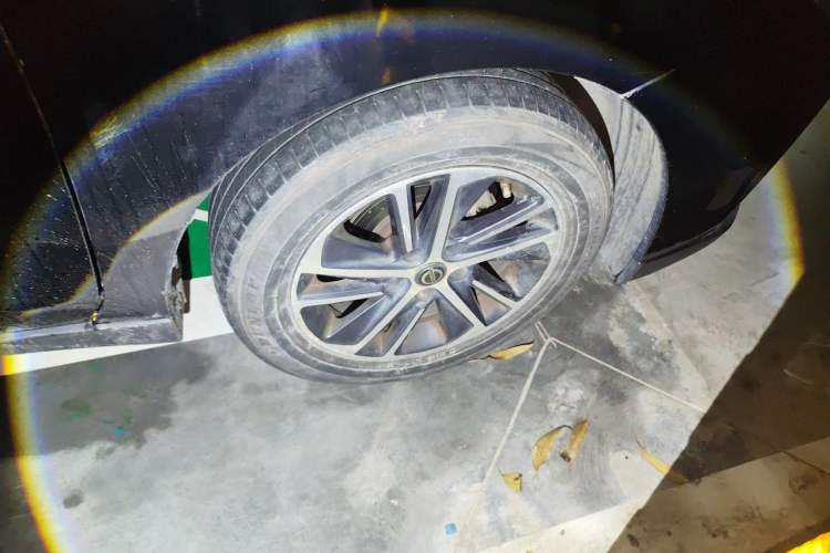 Used Venucia D60 2018 1.6L Manual Smart Connect Elite Edition Right Front Wheel Hub