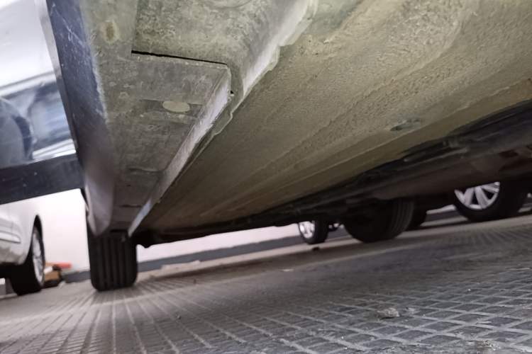 Used Venucia D60 2018 1.6L Manual Smart Connect Elite Edition Right Side Sill
