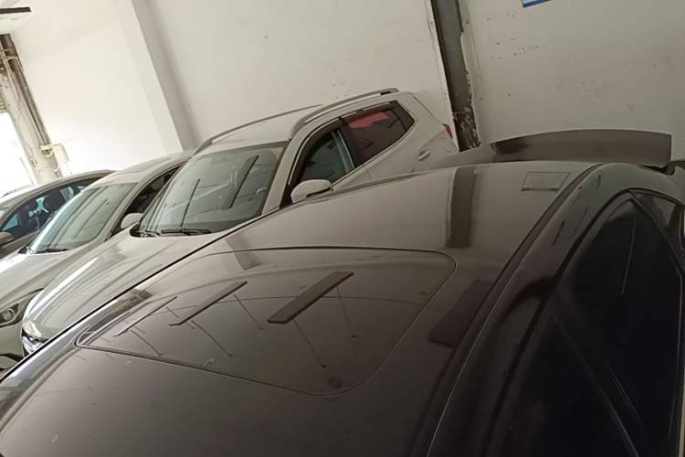 Used Venucia D60 2018 1.6L Manual Smart Connect Elite Edition Roof