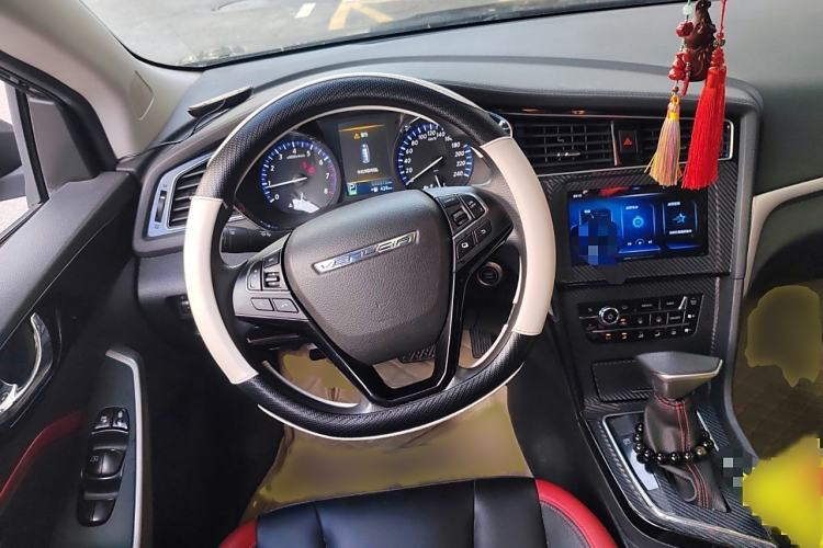 Used Venucia D60 2018 1.6L CVT Smart Connect Elite Edition Steering Wheel