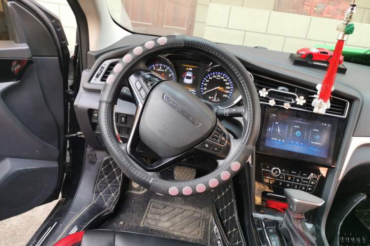 Used Venucia D60 2018 1.6L CVT Smart Connect Elite Edition Steering Wheel
