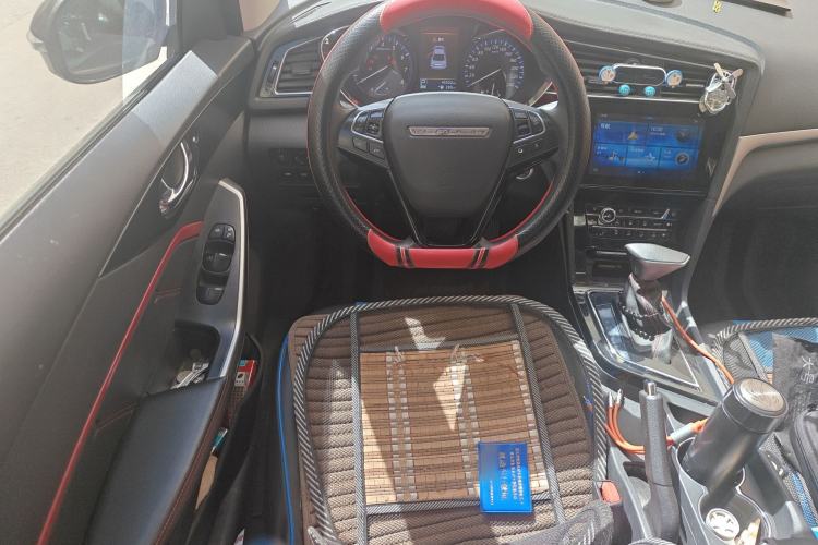 Used Venucia D60 2018 1.6L CVT Smart Connect Elite Edition Steering Wheel