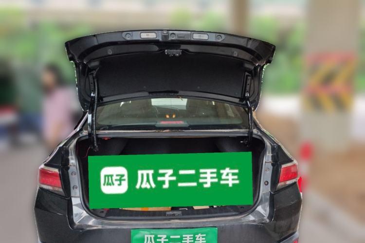 Used Venucia D60 2018 1.6L CVT Smart Connect Elite Edition Trunk