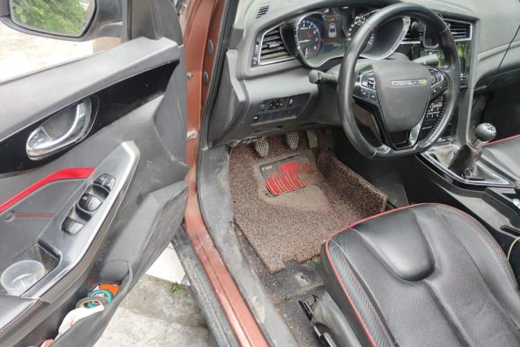 Used Venucia D60 2018 1.6L Manual Smart Connect Luxury Edition Driver Seat