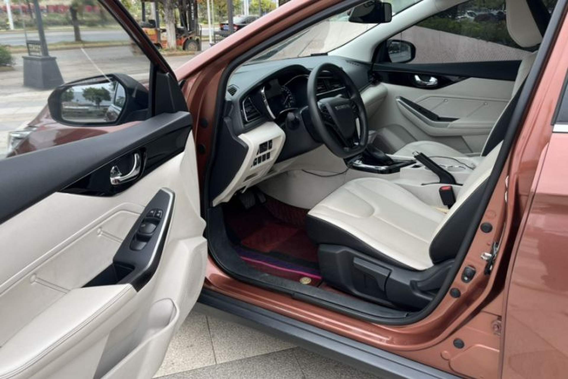 Used Venucia D60 2018 1.6L CVT Smart Connect Elite Edition Exterior 7