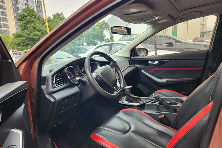 Used Venucia D60 2018 1.6L CVT Smart Connect Elite Edition Interior 2