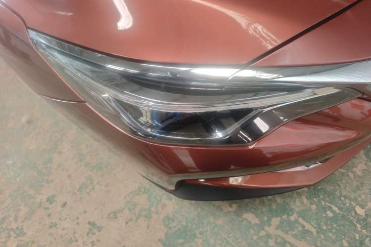 Used Venucia D60 2018 1.6L CVT Smart Connect Elite Edition Right Front Headlight