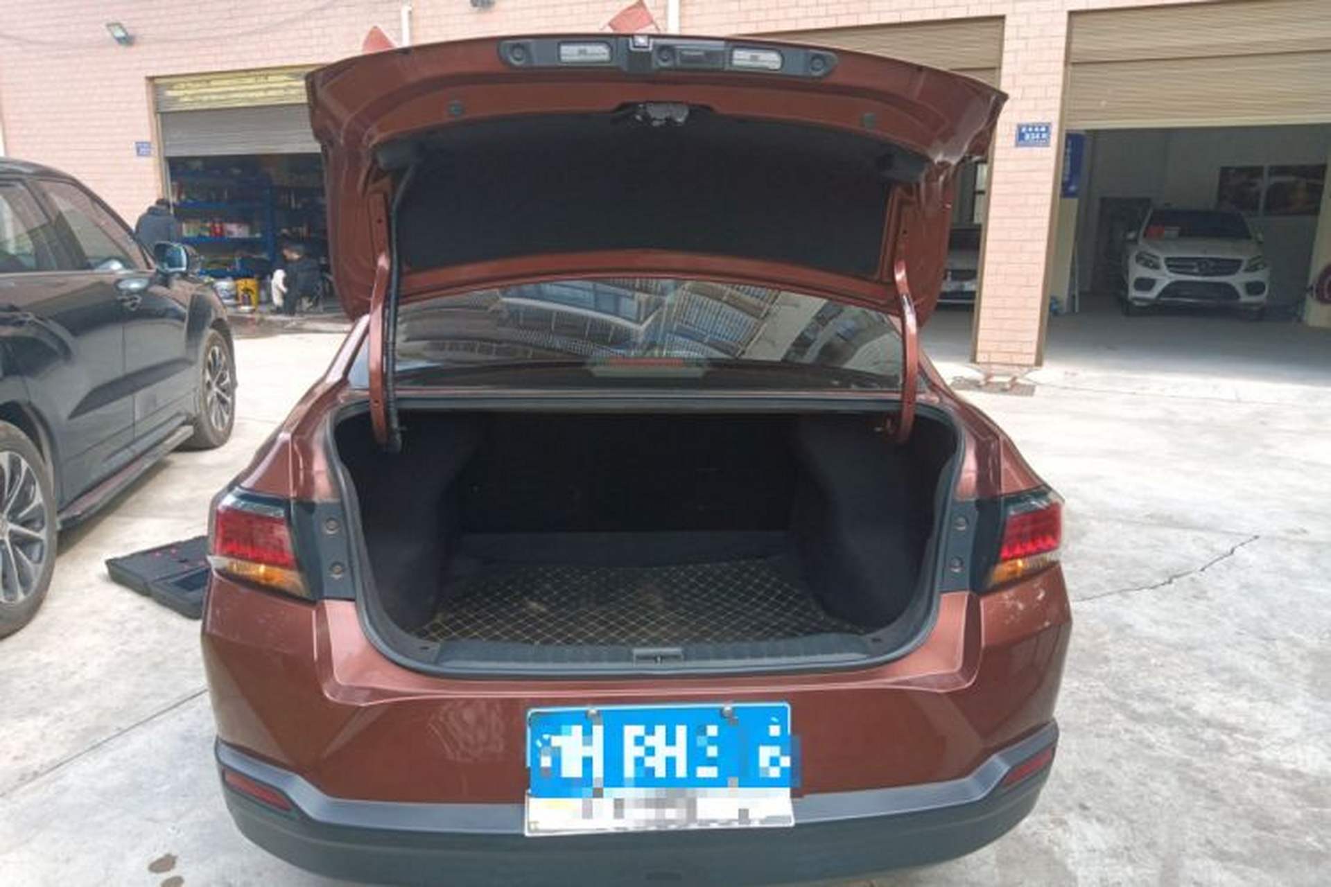Used Venucia D60 2018 1.6L CVT Smart Connect Elite Edition Trunk